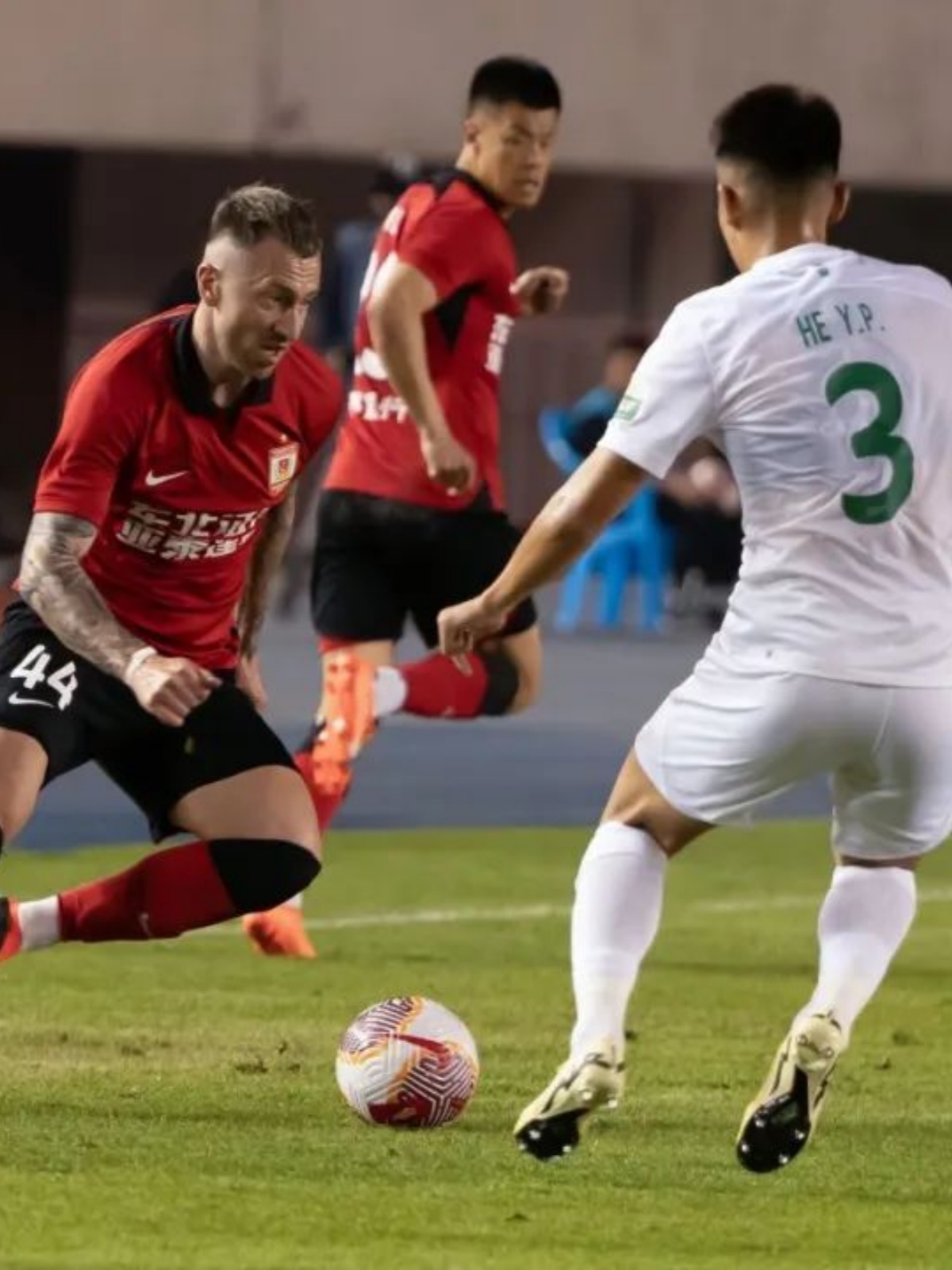 时时彩开奖直播-足球赛事中的惊险瞬间，哪支球队能展现最强实力？的简单介绍