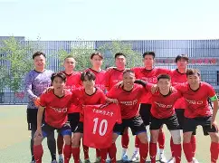 中国足球联赛震撼人心,球员全力以赴比拼(中国国内足球联赛) 中国足球联赛震撼人心,球员全力以赴比拼(中国国内足球联赛)